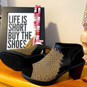 Steven by Steve Madden sandal.